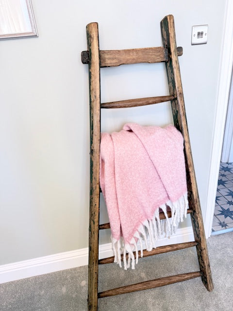 Woven Tasselled Throw Blanket - Pink